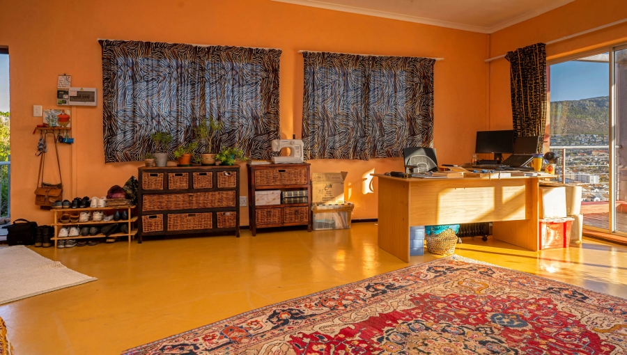 5 Bedroom Property for Sale in Clovelly Western Cape